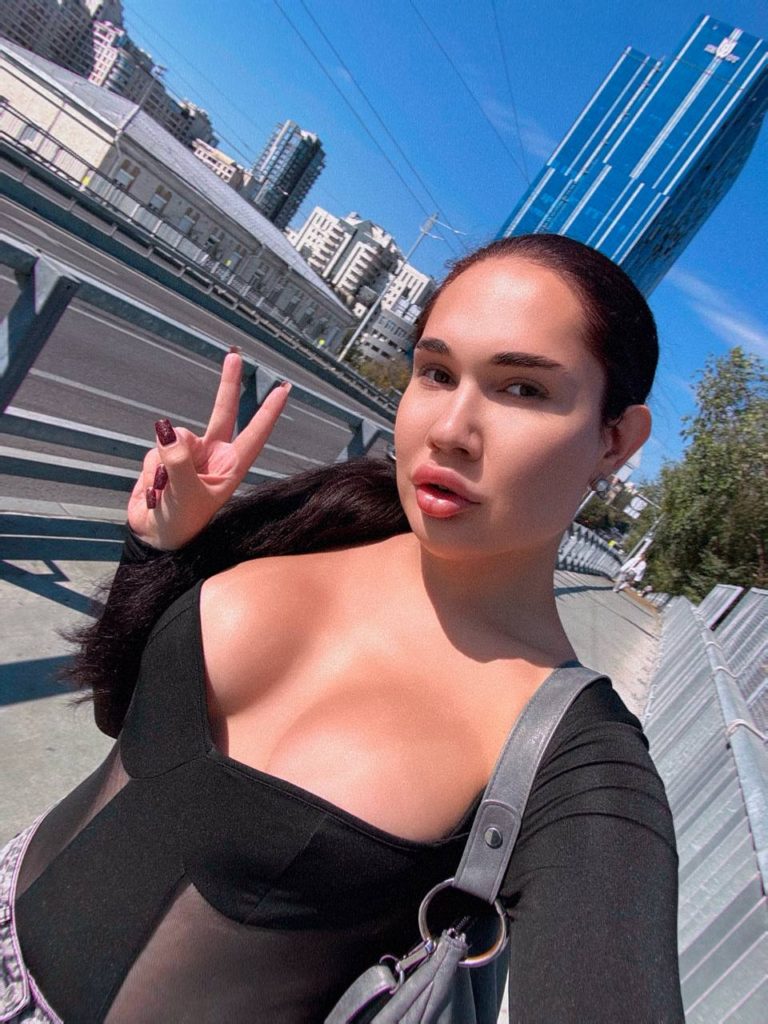@alexaadamova отзыв о пользователе